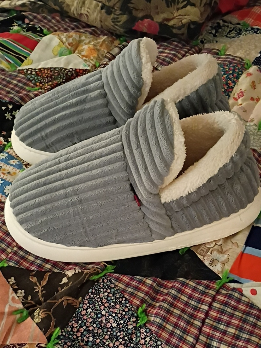 Sport Gray Ribbed Slip-On Faux-Sherpa Lined Slippers